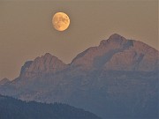 77 Spunta la luna dal monte... (tra Corna Piana e Pizzo Arera).